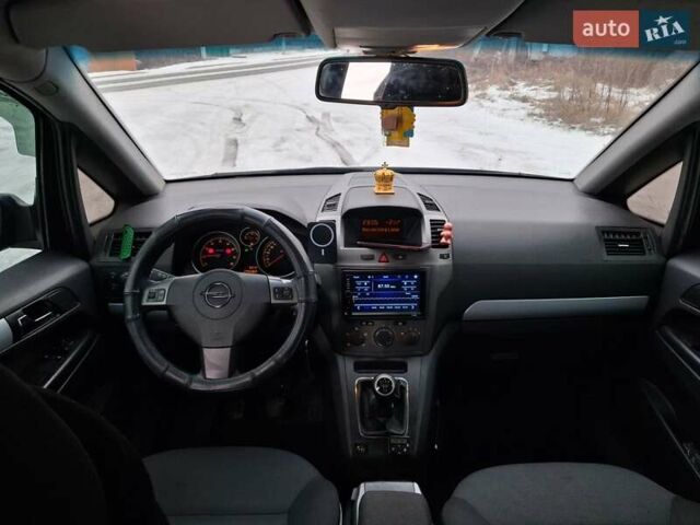 Чорний Опель Зафіра, об'ємом двигуна 1.6 л та пробігом 245 тис. км за 5000 $, фото 13 на Automoto.ua