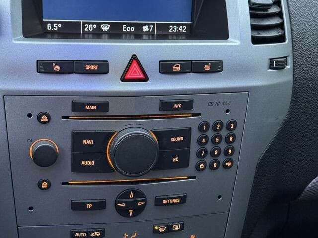 Черный Опель Зафира, объемом двигателя 1.9 л и пробегом 344 тыс. км за 5300 $, фото 4 на Automoto.ua