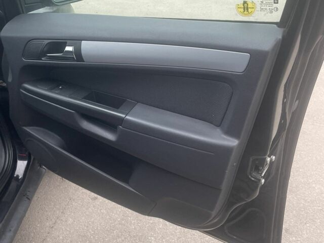 Чорний Опель Зафіра, об'ємом двигуна 1.9 л та пробігом 330 тис. км за 2250 $, фото 14 на Automoto.ua