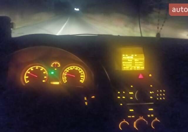 Черный Опель Зафира, объемом двигателя 1.8 л и пробегом 257 тыс. км за 5600 $, фото 24 на Automoto.ua