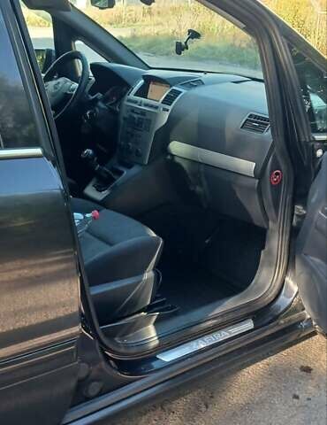 Черный Опель Зафира, объемом двигателя 1.91 л и пробегом 267 тыс. км за 5400 $, фото 1 на Automoto.ua