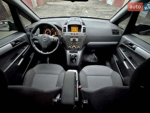 Чорний Опель Зафіра, об'ємом двигуна 1.8 л та пробігом 284 тис. км за 4600 $, фото 22 на Automoto.ua