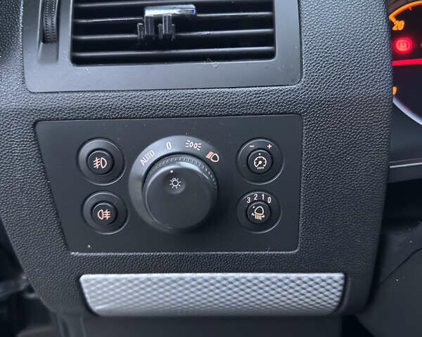 Черный Опель Зафира, объемом двигателя 1.91 л и пробегом 344 тыс. км за 5300 $, фото 14 на Automoto.ua