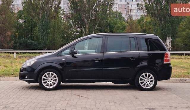 Чорний Опель Зафіра, об'ємом двигуна 1.6 л та пробігом 195 тис. км за 4999 $, фото 3 на Automoto.ua