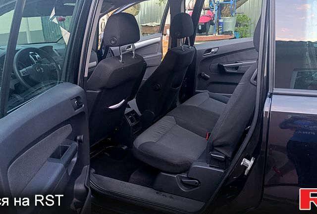 Черный Опель Зафира, объемом двигателя 1.6 л и пробегом 240 тыс. км за 5500 $, фото 7 на Automoto.ua