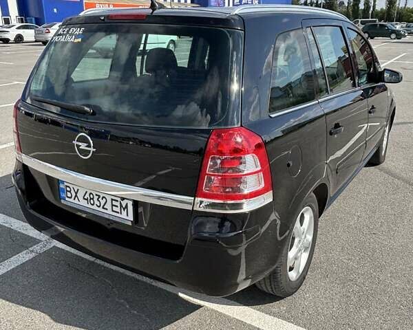 Черный Опель Зафира, объемом двигателя 1.9 л и пробегом 259 тыс. км за 6500 $, фото 4 на Automoto.ua