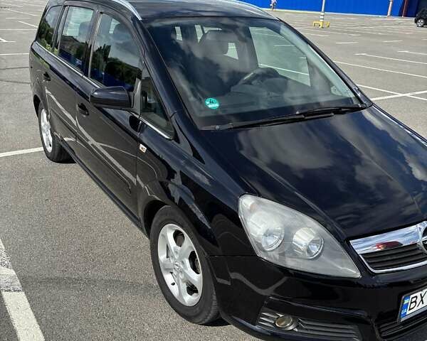 Черный Опель Зафира, объемом двигателя 1.9 л и пробегом 259 тыс. км за 6500 $, фото 2 на Automoto.ua