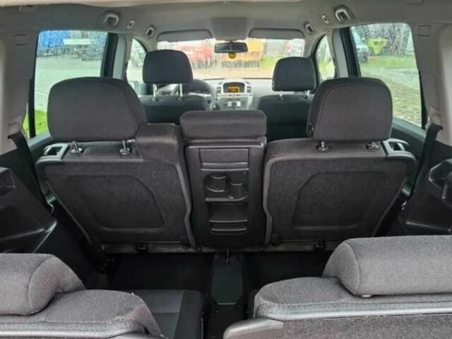 Черный Опель Зафира, объемом двигателя 1.9 л и пробегом 237 тыс. км за 2450 $, фото 6 на Automoto.ua