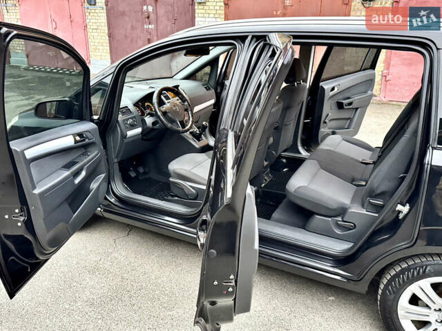 Чорний Опель Зафіра, об'ємом двигуна 1.8 л та пробігом 284 тис. км за 4600 $, фото 23 на Automoto.ua