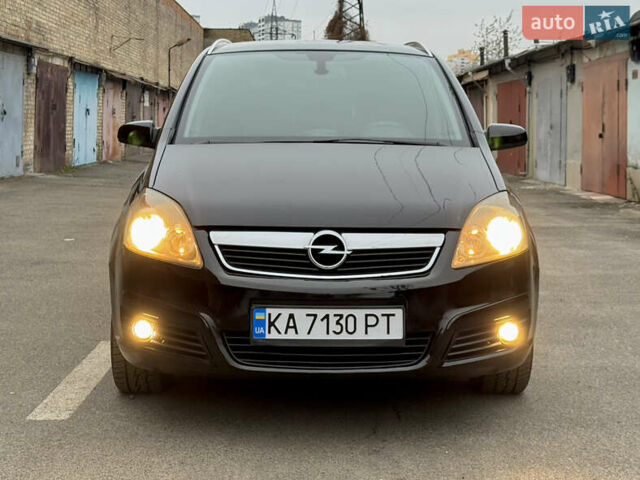 Чорний Опель Зафіра, об'ємом двигуна 1.8 л та пробігом 284 тис. км за 4600 $, фото 1 на Automoto.ua
