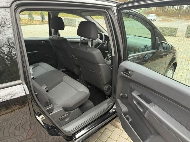 Чорний Опель Зафіра, об'ємом двигуна 1.6 л та пробігом 270 тис. км за 4750 $, фото 15 на Automoto.ua