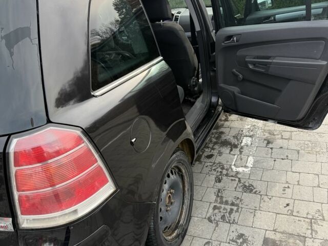 Черный Опель Зафира, объемом двигателя 1.9 л и пробегом 296 тыс. км за 5000 $, фото 2 на Automoto.ua