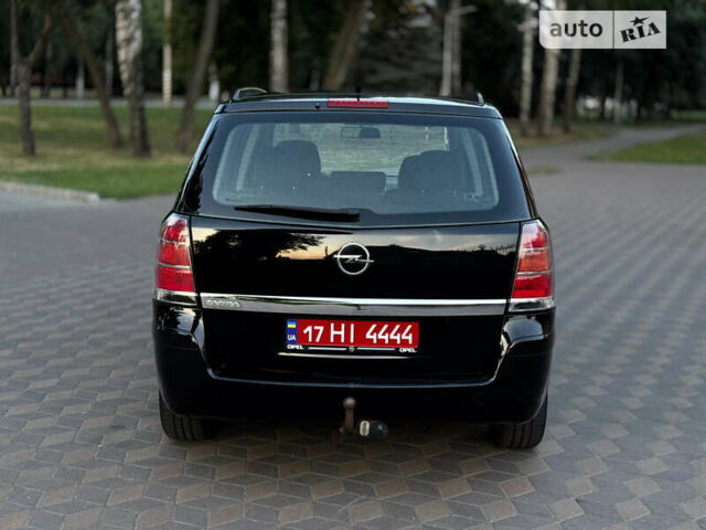 Черный Опель Зафира, объемом двигателя 1.6 л и пробегом 292 тыс. км за 6550 $, фото 2 на Automoto.ua