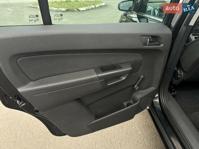 Чорний Опель Зафіра, об'ємом двигуна 1.6 л та пробігом 196 тис. км за 5700 $, фото 21 на Automoto.ua