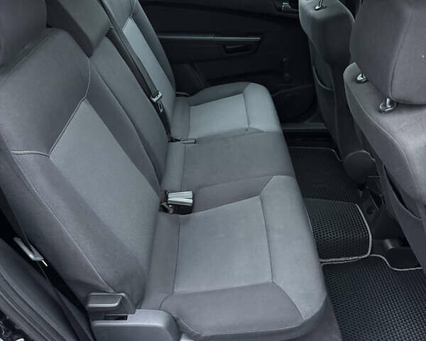 Черный Опель Зафира, объемом двигателя 1.8 л и пробегом 200 тыс. км за 6000 $, фото 17 на Automoto.ua