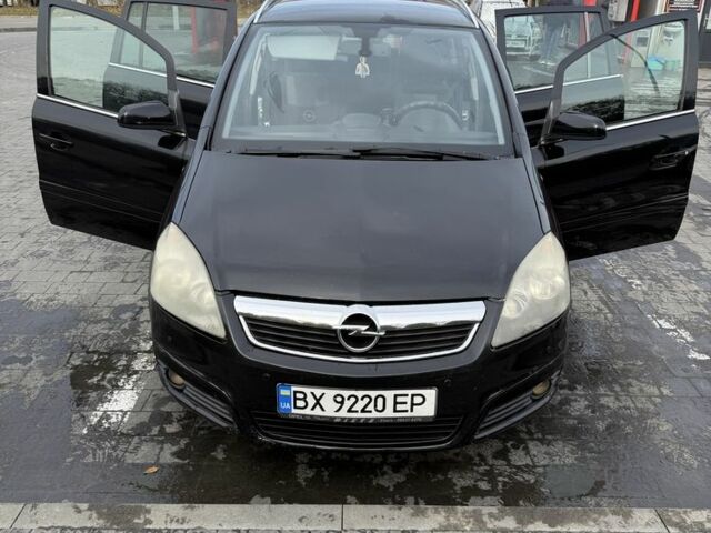 Черный Опель Зафира, объемом двигателя 1.9 л и пробегом 296 тыс. км за 5000 $, фото 9 на Automoto.ua