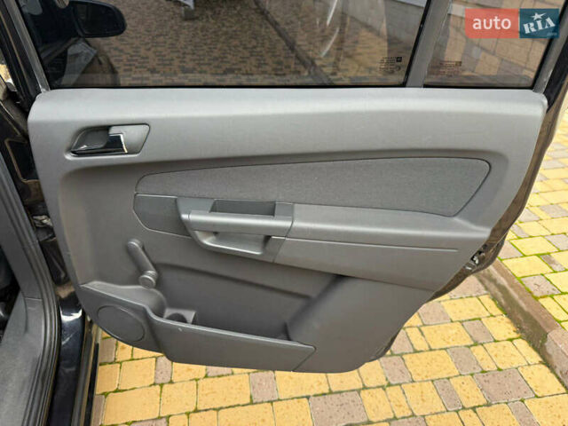 Черный Опель Зафира, объемом двигателя 1.8 л и пробегом 189 тыс. км за 5999 $, фото 17 на Automoto.ua