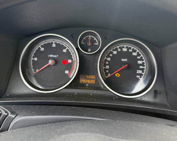 Черный Опель Зафира, объемом двигателя 1.91 л и пробегом 293 тыс. км за 5000 $, фото 2 на Automoto.ua