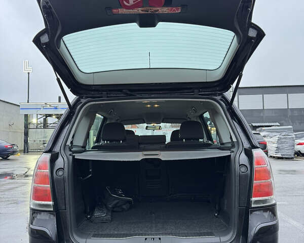 Черный Опель Зафира, объемом двигателя 1.8 л и пробегом 200 тыс. км за 6000 $, фото 13 на Automoto.ua