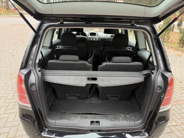 Чорний Опель Зафіра, об'ємом двигуна 1.6 л та пробігом 270 тис. км за 4750 $, фото 12 на Automoto.ua