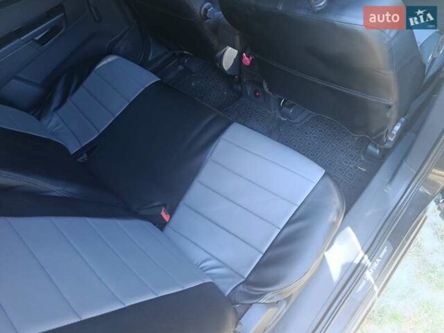 Черный Опель Зафира, объемом двигателя 1.6 л и пробегом 300 тыс. км за 5300 $, фото 15 на Automoto.ua