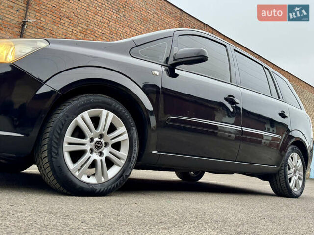 Чорний Опель Зафіра, об'ємом двигуна 1.8 л та пробігом 284 тис. км за 4600 $, фото 8 на Automoto.ua