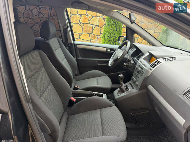 Черный Опель Зафира, объемом двигателя 1.8 л и пробегом 189 тыс. км за 5999 $, фото 10 на Automoto.ua