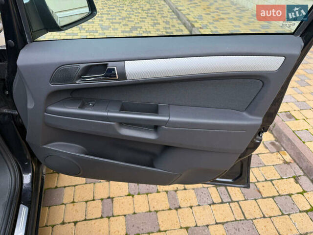 Черный Опель Зафира, объемом двигателя 1.8 л и пробегом 189 тыс. км за 5999 $, фото 15 на Automoto.ua