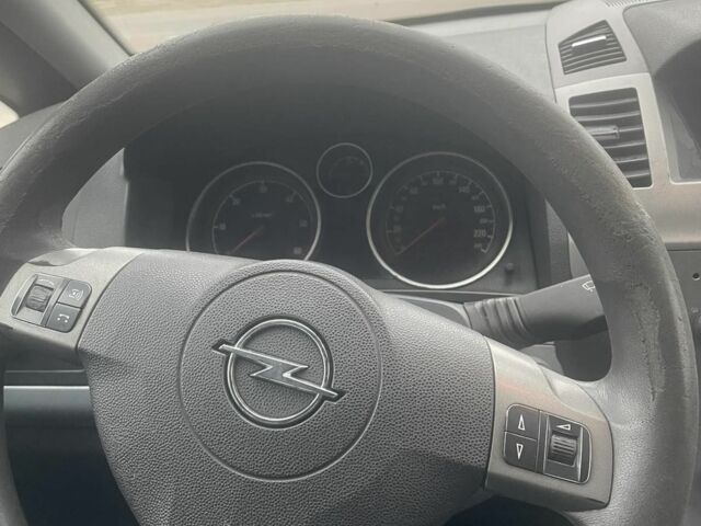 Чорний Опель Зафіра, об'ємом двигуна 1.9 л та пробігом 330 тис. км за 2250 $, фото 21 на Automoto.ua