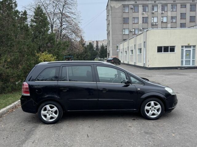 Черный Опель Зафира, объемом двигателя 1.9 л и пробегом 250 тыс. км за 3250 $, фото 4 на Automoto.ua
