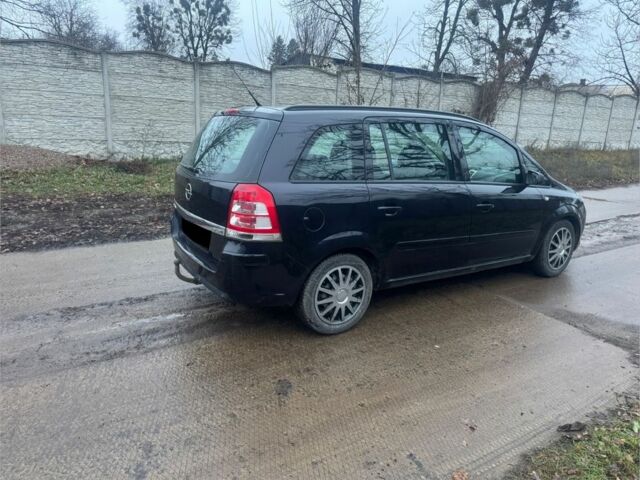 Черный Опель Зафира, объемом двигателя 1.9 л и пробегом 250 тыс. км за 2800 $, фото 5 на Automoto.ua