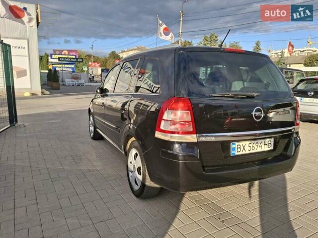 Черный Опель Зафира, объемом двигателя 1.8 л и пробегом 250 тыс. км за 5400 $, фото 6 на Automoto.ua