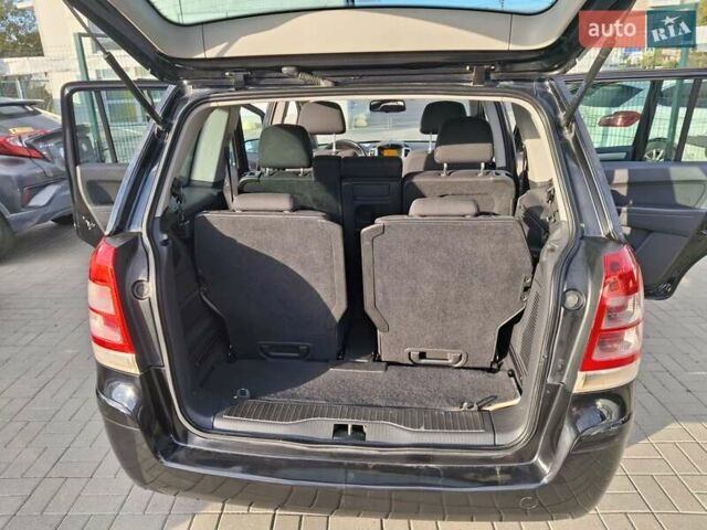 Черный Опель Зафира, объемом двигателя 1.8 л и пробегом 250 тыс. км за 5400 $, фото 16 на Automoto.ua