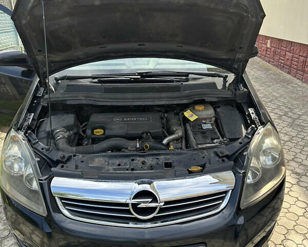 Черный Опель Зафира, объемом двигателя 1.69 л и пробегом 184 тыс. км за 4800 $, фото 1 на Automoto.ua