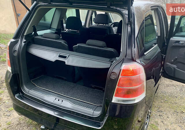 Черный Опель Зафира, объемом двигателя 1.8 л и пробегом 179 тыс. км за 6750 $, фото 14 на Automoto.ua