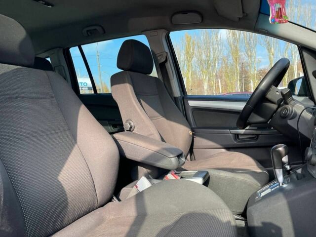 Чорний Опель Зафіра, об'ємом двигуна 1.9 л та пробігом 370 тис. км за 7100 $, фото 18 на Automoto.ua