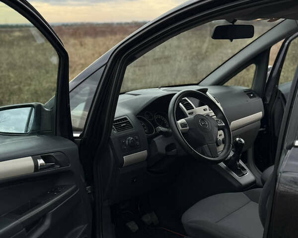 Чорний Опель Зафіра, об'ємом двигуна 1.6 л та пробігом 238 тис. км за 5500 $, фото 34 на Automoto.ua