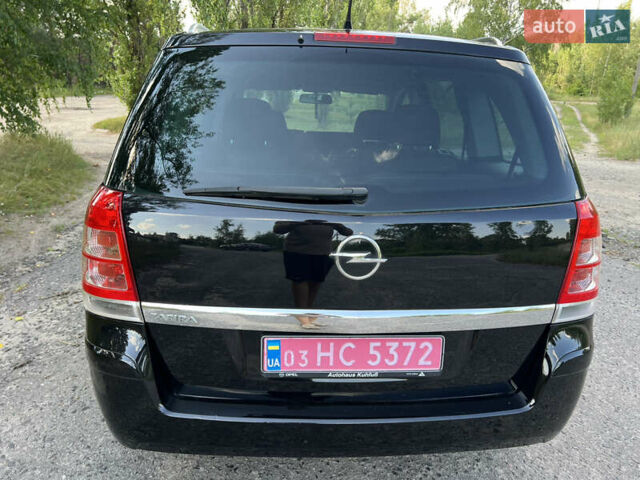 Черный Опель Зафира, объемом двигателя 1.6 л и пробегом 227 тыс. км за 6300 $, фото 4 на Automoto.ua