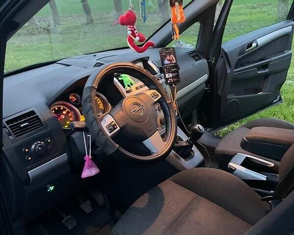 Чорний Опель Зафіра, об'ємом двигуна 2.2 л та пробігом 242 тис. км за 5250 $, фото 18 на Automoto.ua