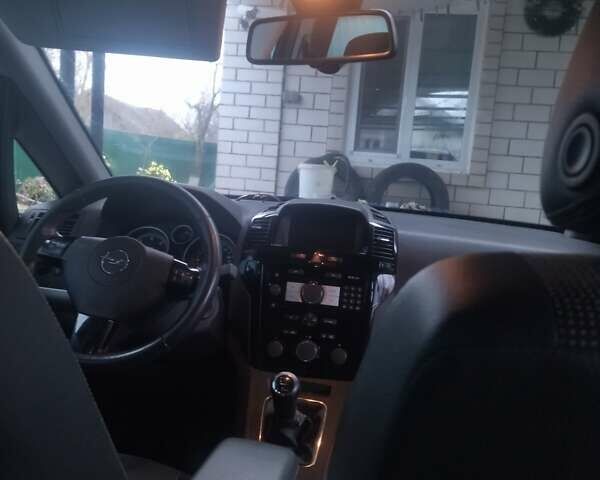 Черный Опель Зафира, объемом двигателя 1.91 л и пробегом 226 тыс. км за 6300 $, фото 1 на Automoto.ua