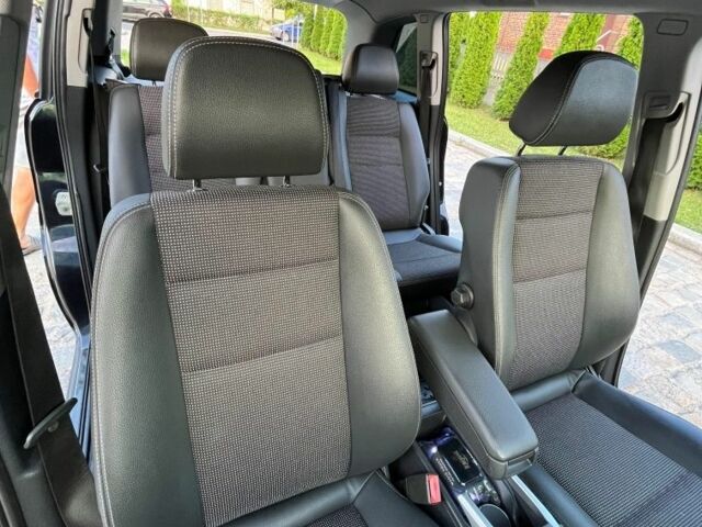 Черный Опель Зафира, объемом двигателя 1.8 л и пробегом 228 тыс. км за 7300 $, фото 18 на Automoto.ua