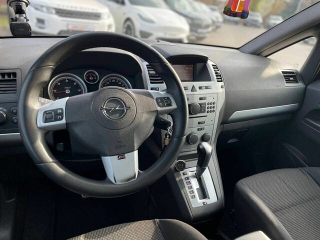 Чорний Опель Зафіра, об'ємом двигуна 1.9 л та пробігом 370 тис. км за 7100 $, фото 11 на Automoto.ua