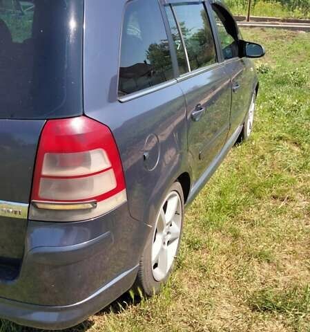 Чорний Опель Зафіра, об'ємом двигуна 1.69 л та пробігом 325 тис. км за 5700 $, фото 3 на Automoto.ua