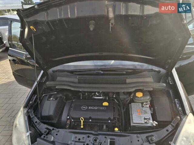 Черный Опель Зафира, объемом двигателя 1.8 л и пробегом 250 тыс. км за 5400 $, фото 9 на Automoto.ua