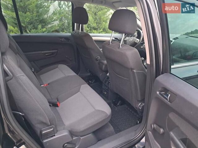 Черный Опель Зафира, объемом двигателя 1.8 л и пробегом 252 тыс. км за 5650 $, фото 50 на Automoto.ua