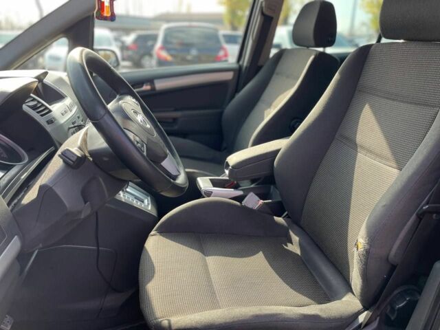 Чорний Опель Зафіра, об'ємом двигуна 1.9 л та пробігом 370 тис. км за 7100 $, фото 17 на Automoto.ua