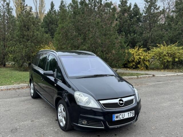 Черный Опель Зафира, объемом двигателя 1.9 л и пробегом 250 тыс. км за 3250 $, фото 3 на Automoto.ua