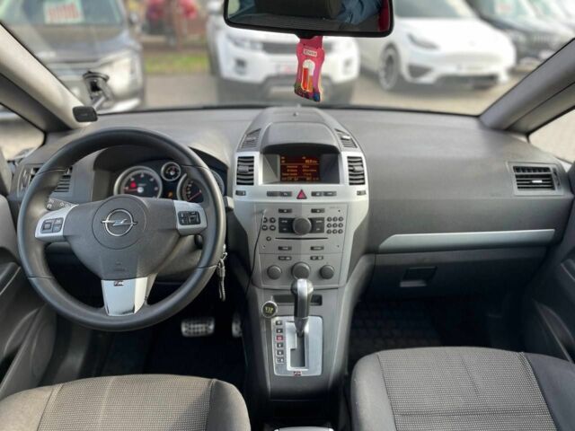 Чорний Опель Зафіра, об'ємом двигуна 1.9 л та пробігом 370 тис. км за 7100 $, фото 9 на Automoto.ua