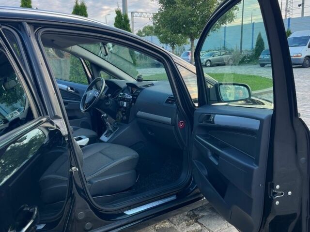 Черный Опель Зафира, объемом двигателя 1.8 л и пробегом 228 тыс. км за 7300 $, фото 9 на Automoto.ua