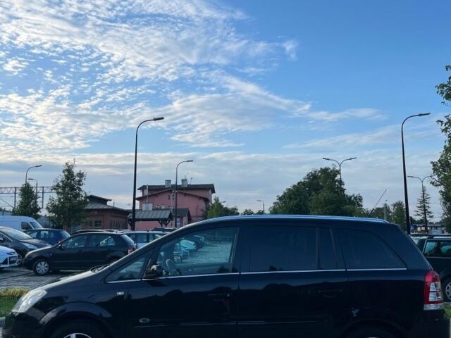 Черный Опель Зафира, объемом двигателя 1.8 л и пробегом 228 тыс. км за 7300 $, фото 4 на Automoto.ua